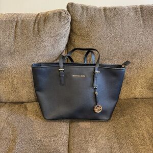 Michael Kors Jet Set tote